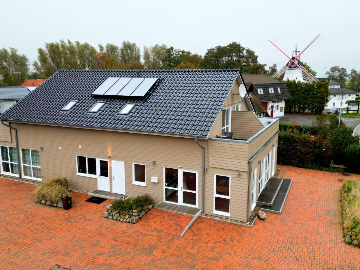 Haus Zwischen Den Wehlen Bei Buesum, 16 Personen Villa Westerdeichstrich Exterior photo